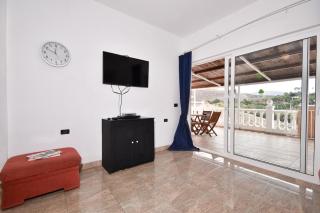 Villa Ana Lovely Central 2 Bedroom Villa - 4