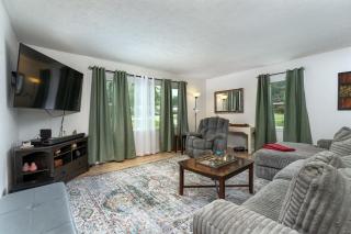 Cozy and Bright 3br apartment 15 min to DT Avl - Asheville - 1