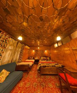 Luxury freedom group of houseboats - Srinagar - 1