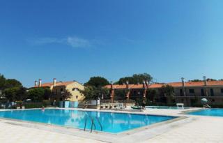 Townhouse with garden and pool in Bibione - 5