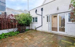 Grand 2 Bed Apartment In London - Croydon - 1