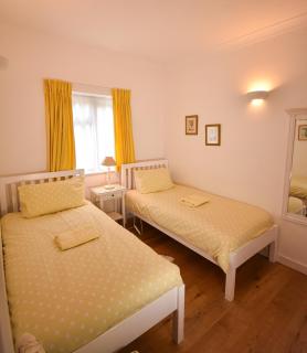 Little Hampton Beach House - 5