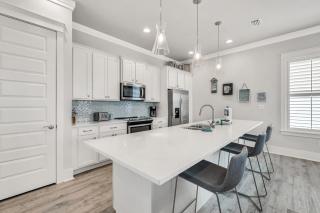 Grand Verano Chateau With Heated Pool And Lsv - Destin - 2