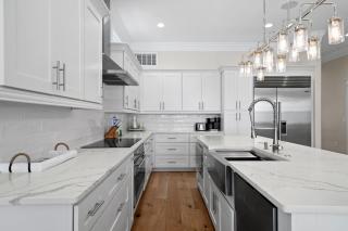 Venetian Boardwalk With Lsv And Pool - Destin - 2