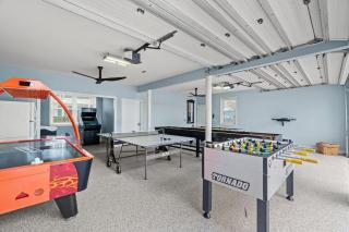 Forever Coastal With Game Room And Private Beach - 8