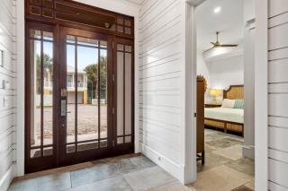 Coast Is Clear With Jetted Pool And Game Room - 1