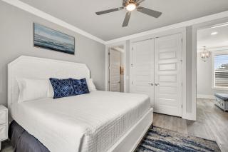 Grand Charm Chateau With Lsv And Heated Pool - Destin - 4