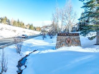 KBM Resorts Upgraded Easy walk to Main St Close to Deer Valley hot tub gas fireplace BCC-1101 - 5