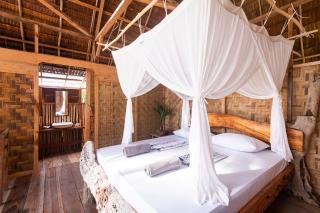 PINANG ISLAND - Private Island Sea View Bungalows - Singkil - 4