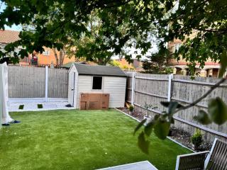 Impeccable Two Bedroom House - Nevendon - 9