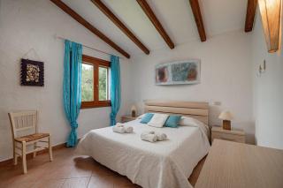 Villa Surrounded by Nature with Sea View - Baja Sardinia - 4