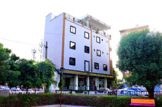 Radhe Krishna Hotel and Restaurant - 5