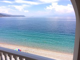 Traditional Maisonette House on the sea shore - Derveni - 3