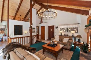 Everwood Serenity Treehouse on Sledding Hill - 5