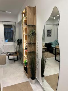 Stylish & Cozy 1 BR in Lycabetus - 1