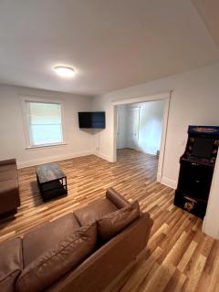 6 bedroom House Short Walk to Niagara Falls - Niagara Falls - 0