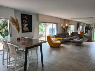 Villa with pool in Private Golf Residence - 4