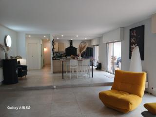 Villa with pool in Private Golf Residence - 1