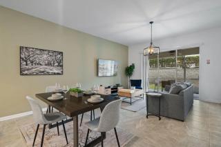 8889- Amplo 2 Quartos | Sala de Jogos & Comodidades de Resor - 8