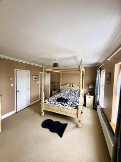 Countryside House & private garden - 9