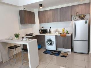 A-18-09 La Reve SuiteHyveWiFiNETFLIXFreeParking - 5