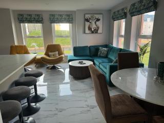 Portrush West Strand Beachside Apartment - Portrush - 0