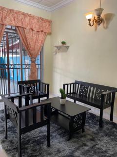Aisyah Homestay NEAR A FAMOSA TAMPIN - Kampong Pulau Sebang - 4