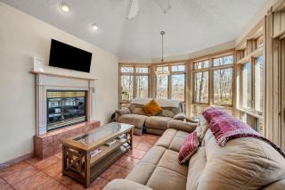 Poconos Playtime Paradise Luxury Play Escape - 7