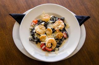 Whispering Woods Cabins & Grill - - 3