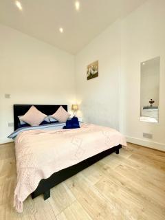 A ground floor one double bedroom flat with garden - Londra - 0