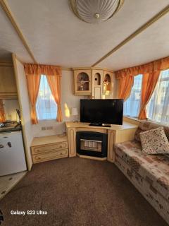Beachside, Family-friendly, WiFi, 6 berth caravans - Ingoldmells - 2