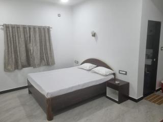 Silver Sand Guest House - Kashid - 1