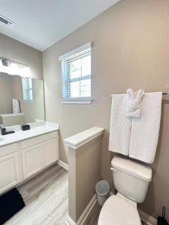 Luxury 2St Home, By Austin Airport, Gym, Pool - Austin - 3