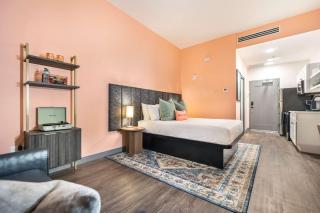 Bold & Floral Little Richard Getaway - Macon - 2