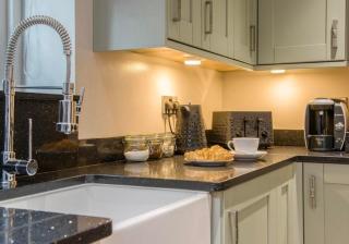 89a Church Street - Luxury Two Bed Apartment with Roof Terrace - Whitby - 3