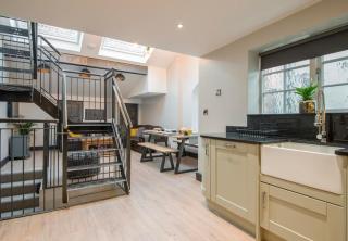 89a Church Street - Luxury Two Bed Apartment with Roof Terrace - Whitby - 4