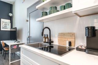 Bold Downtown Stay Inspired by Cher - Macon - 6