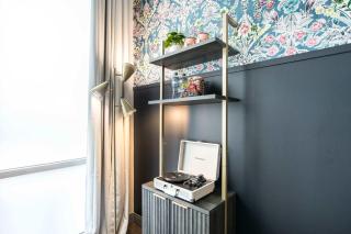 Light-Filled Stay with Etta James Flair - Macon - 4