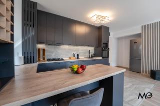 MoHost One - Stylish Retreat with Mountain Views - Brasov - 1