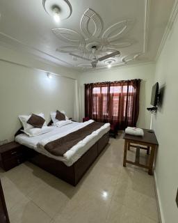 Hotel Naya Kashmir - Srinagar - 3