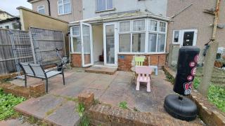 Guest house in Dagenham East by Fenia - Dagenham - 1