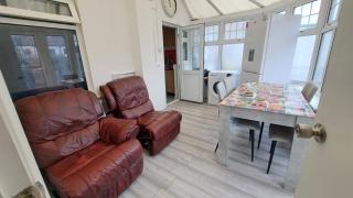 Guest house in Dagenham East by Fenia - Dagenham - 3