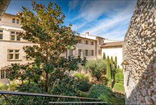 Papissime vue palais des papes clim parking - 3