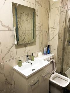 Betty's Apartment- Metres From Train Station - Harrogate - 1