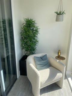Stylish Penthouse City Apartment - Croydon - 3