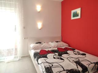 family friendly apartment Oros Medulin, with pool - Medulin - 2
