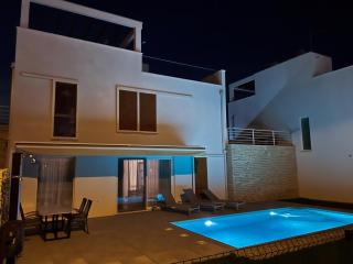 TI Amo Holiday House with heathed pool - Kaštela - 8