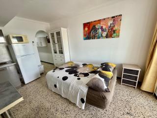 AwayDays - Karina - 1st Sea Line Studio - Empuriabrava - 3