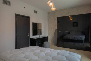 Stylish 1 Bedroom Apt at Marina with Stunning View - 8