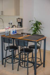 Stylish 1 Bedroom Apt at Marina with Stunning View - 6